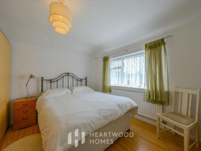 Cottage for sale in Napsbury Park, Five Acres