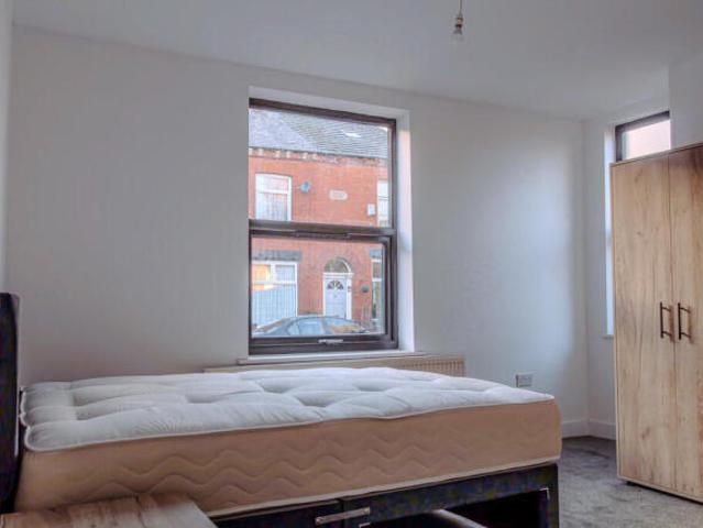 Cottage for sale in Georgia, Greater Manchester