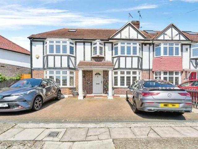 House for sale in Kingston Upon Thames, Greater London