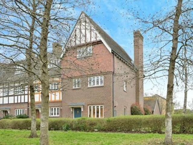 House for sale in Northampton, Northamptonshire