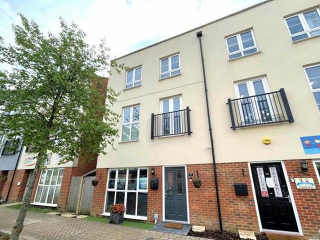 House for sale in Godinton Park, Bridgefield