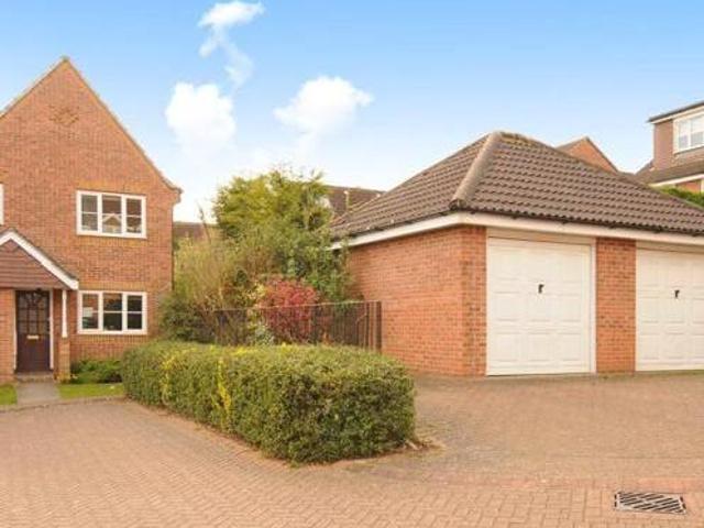 House for sale in Batchworth, Hertfordshire