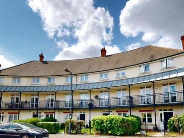 House for sale in Little Stanmore, Greater London