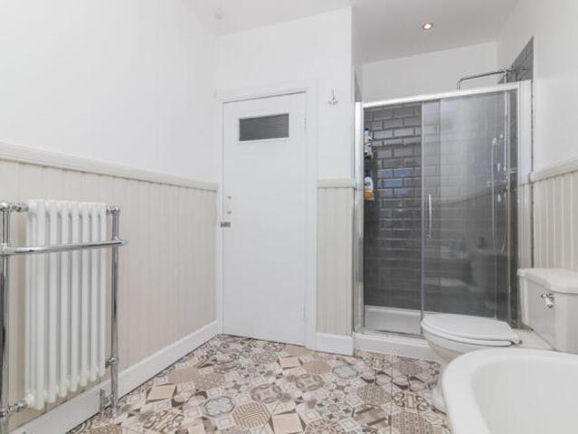 Cottage for sale in Clarkston, Scotland