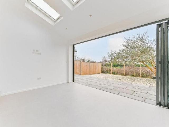 House for rent in London Borough of Croydon, Greater London