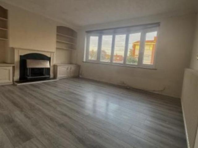 House for rent in Elm Park, Greater London
