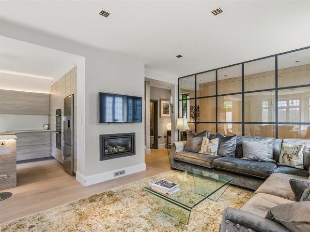 House for rent in Royal Borough of Kensington and Chelsea, Greater London