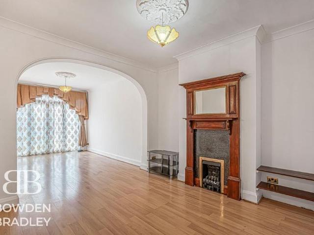 House for rent in Newbury Park, Greater London