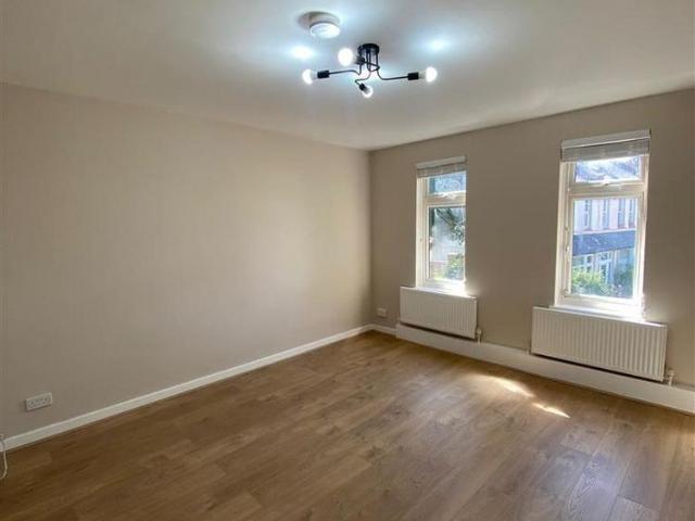 House for rent in New Southgate, Greater London