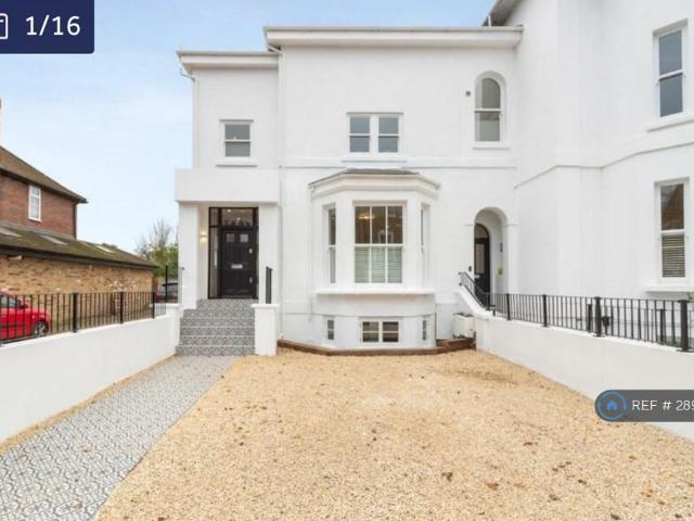 House for rent in Clewer Village, Windsor
