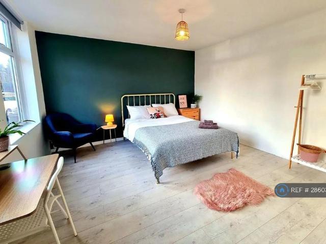 House for rent in Georgia, Greater Manchester