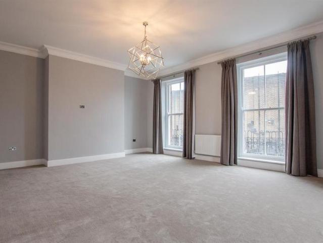 House for rent in Scarcroft, York