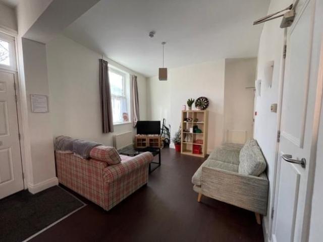 House for rent in Woodhouse, West Yorkshire