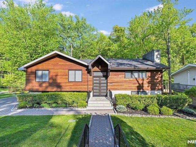House for sale in Englewood Cliffs, New Jersey