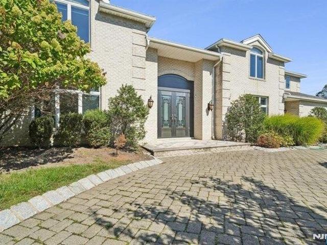 House for sale in Englewood Cliffs, New Jersey