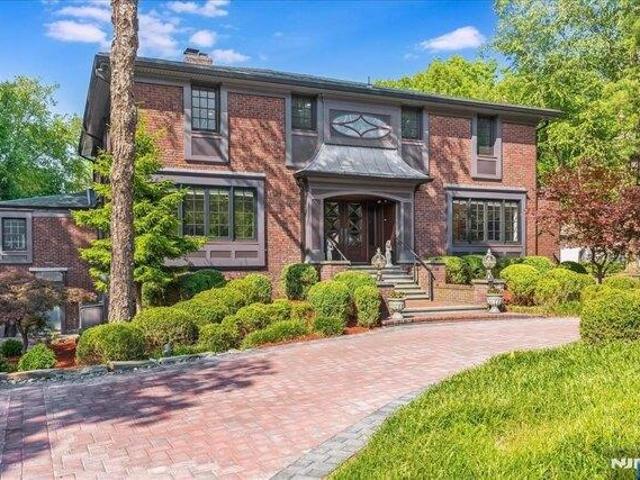 House for sale in Englewood Cliffs