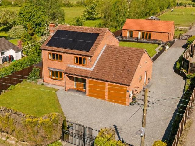 House for sale in Cadney, North Lincolnshire