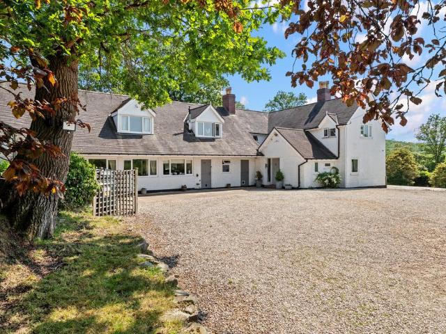 House for sale in Alderminster, Warwickshire