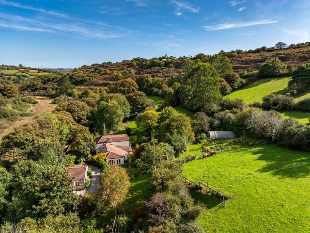 House for sale in Hale Mills, Fernsplatt