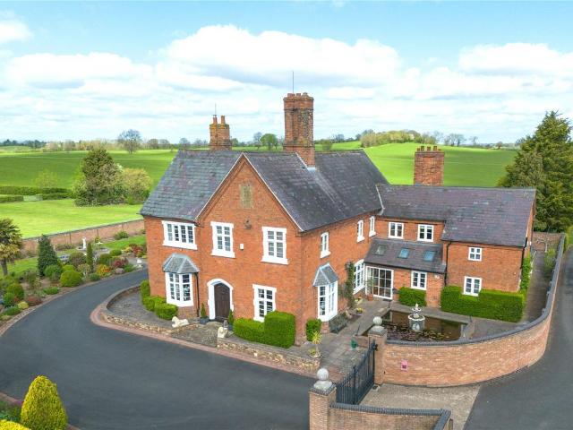 House for sale in Dodderhill, Crookhill