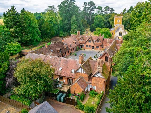 House for sale in Mentmore, Ledburn