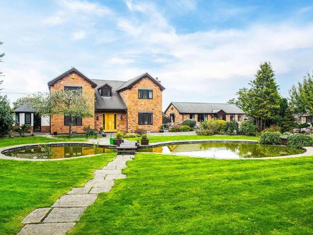 House for sale in Butt Green, Stapeley