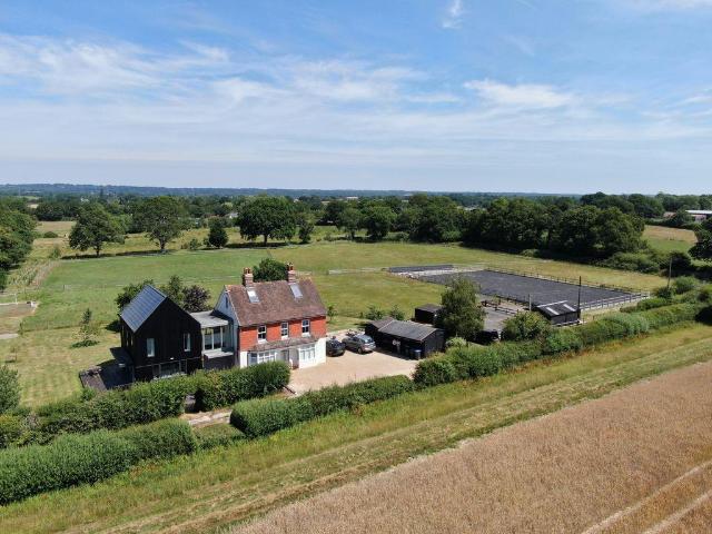 House for sale in Perryfields, West Sussex