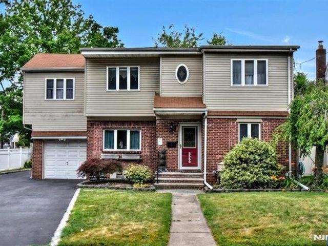 House for sale in Fair Lawn, New Jersey
