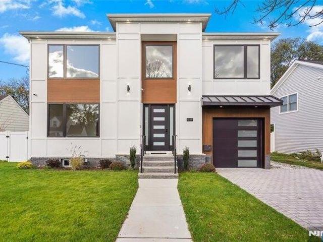 House for sale in Fair Lawn, New Jersey