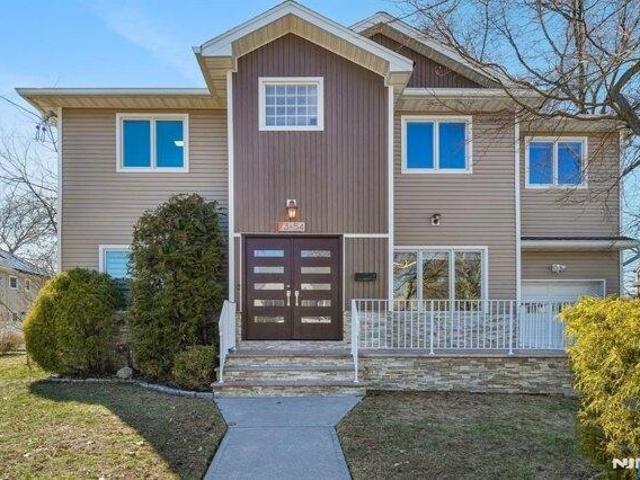 House for sale in Fair Lawn, New Jersey