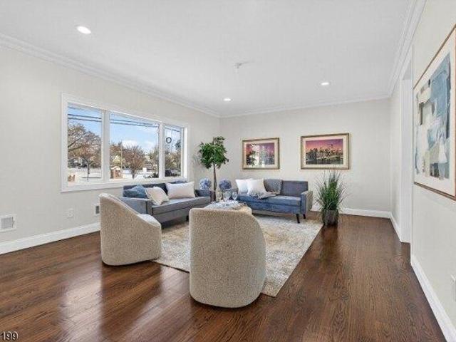 House for sale in Fair Lawn, New Jersey