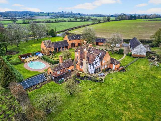 Farm for sale in Hanbury, Crookhill