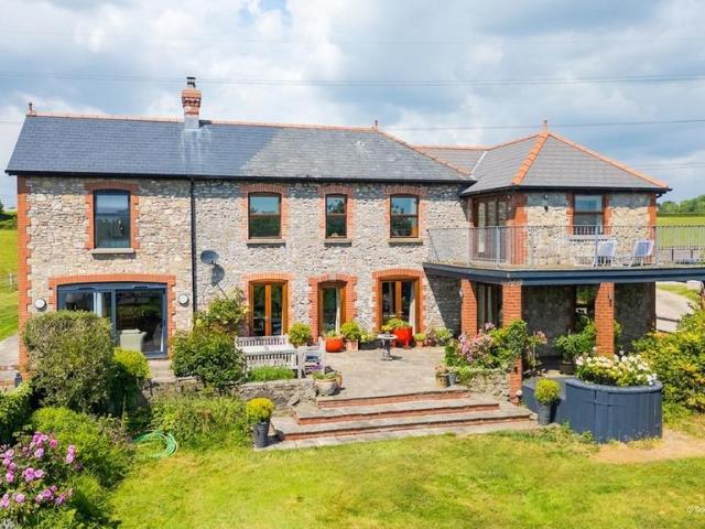 House for sale in Llanbethery, Wales