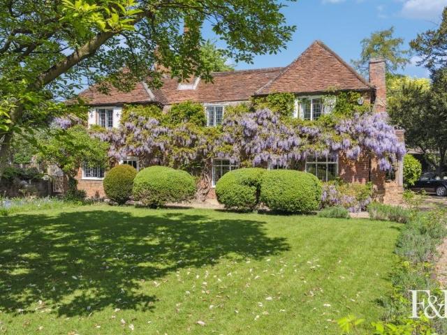 House for sale in George Green, Buckinghamshire