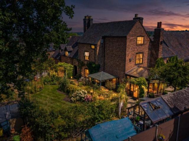 House for sale in Kettlebrook, Staffordshire