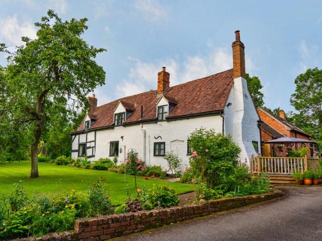 House for sale in Pipers End, Forthampton