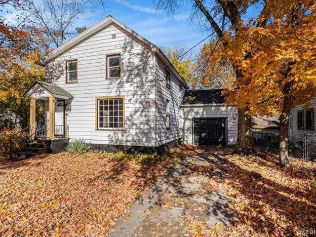 House for sale in Fenton, Michigan