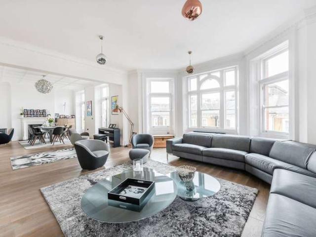Flat for sale in Earl's Court, Earl's Court