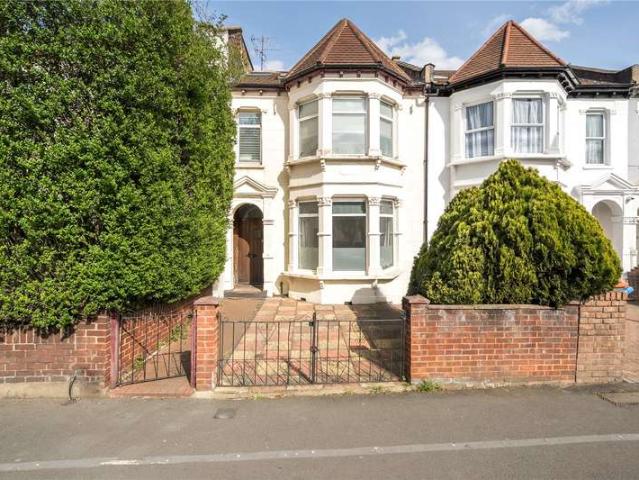 Flat for sale in Harringay, Greater London