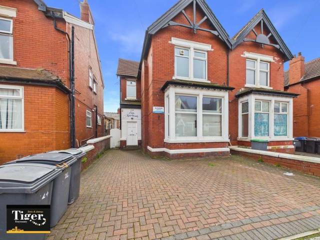 Flat for sale in Revoe, Blackpool