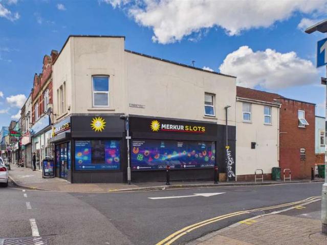 Flat for sale in Feckenham, City Of Bristol