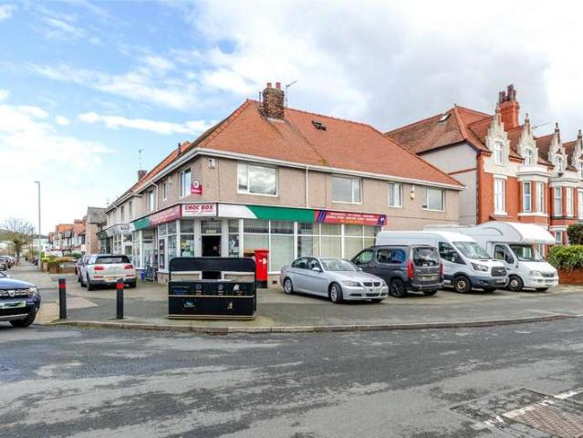 Flat for sale in Craig-y-don, Llandudno