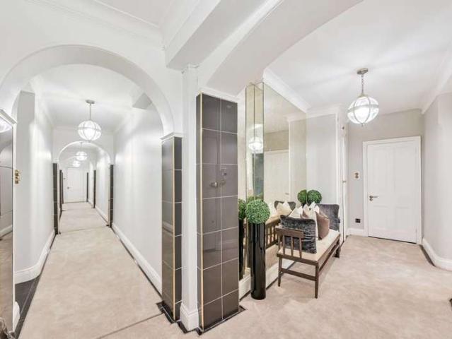 Flat for sale in Hampstead, West Hampstead