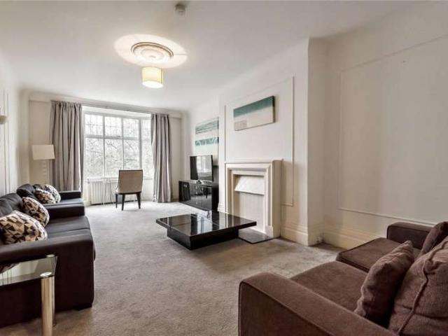 Flat for rent in St. John's Wood, Greater London