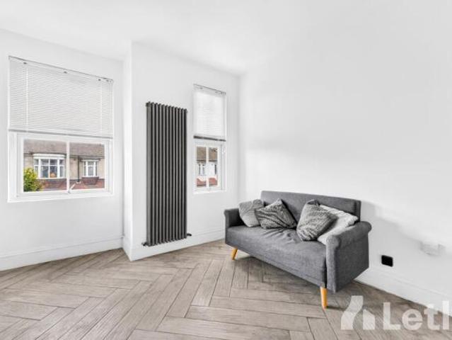 Flat for rent in Cat Hill