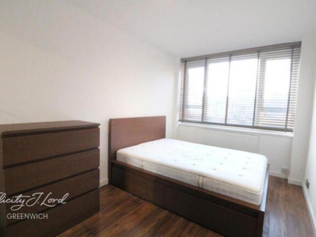 Flat for rent in East Greenwich, Greater London