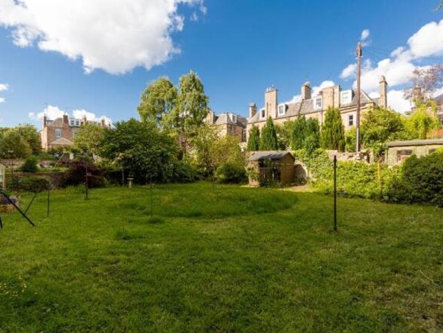 Flat for rent in Newington, Scotland
