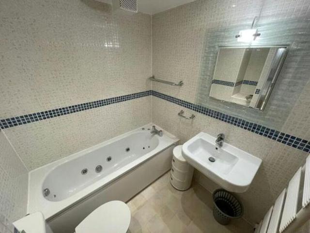Flat for rent in Dalry, Scotland