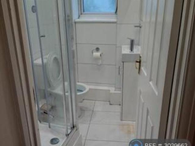 Flat for rent in London Borough of Barnet, Greater London