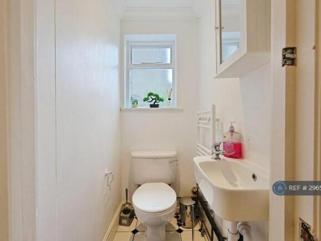Flat for rent in Cat Hill